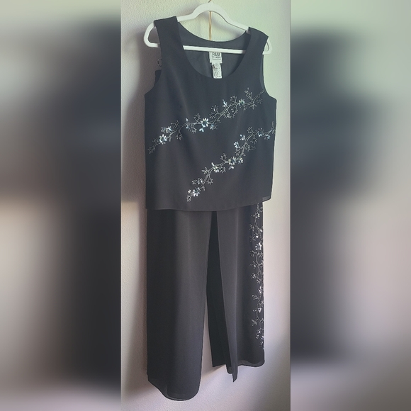 R&M Richards - Woman's 3 Pc Black Sequins Formal Jacket, Tank, & Pant Set, Sz 10 - Picture 7 of 12